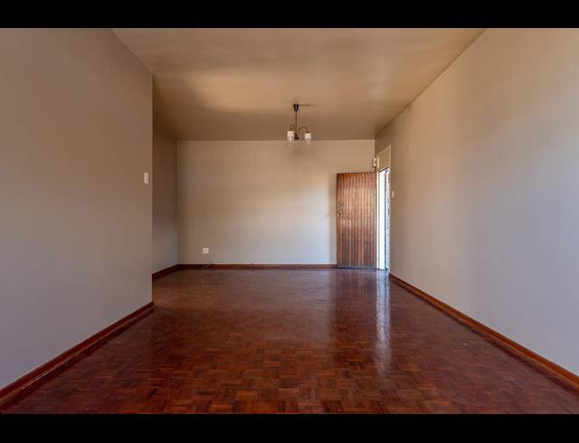 12 BEDROOM APARTMENT BLOCK FOR SALE IN ROSETTENVILLE